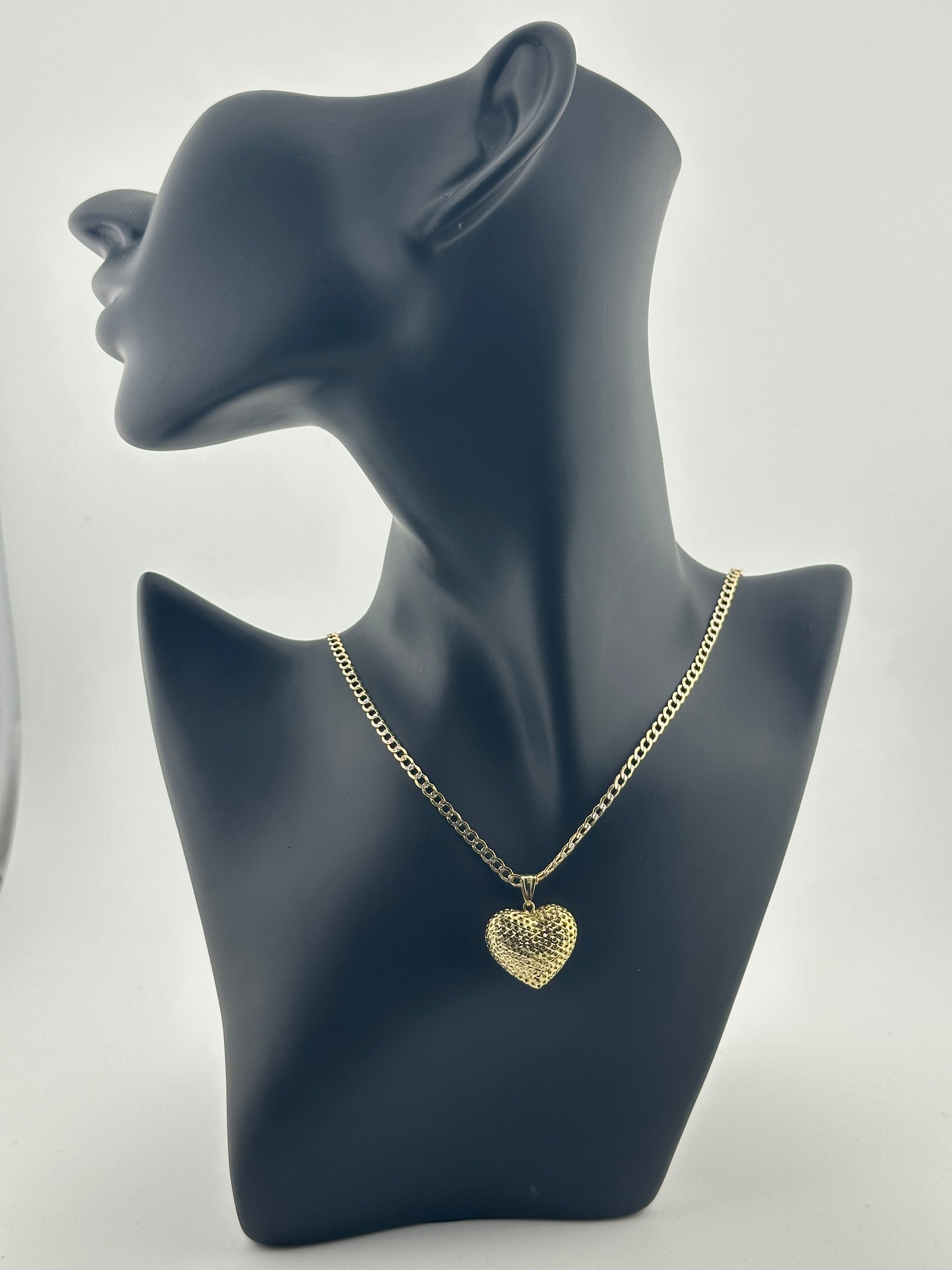10K Gold Textured Heart Pendant Chain