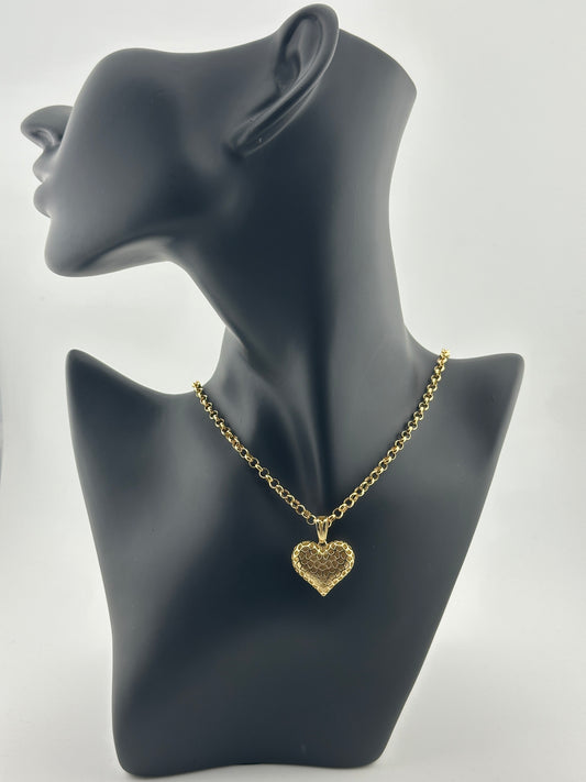 10K Gold Small Textured Heart Pendant Chain